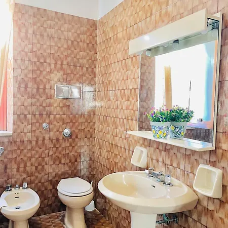 Michelle House דירה