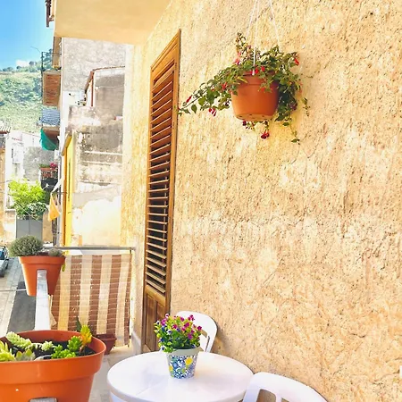 Michelle House קאסטלמארה דל גולפו